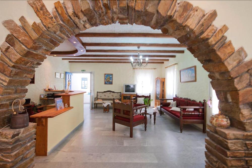 Agnadi Hotel Agia Anna  Esterno foto