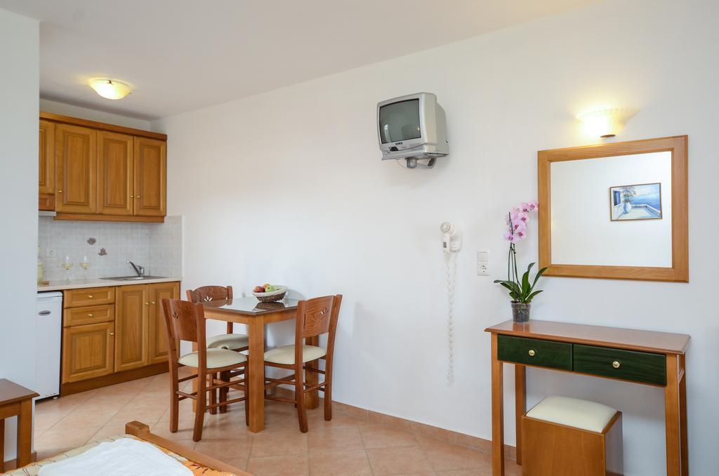 Agnadi Hotel Agia Anna  Esterno foto