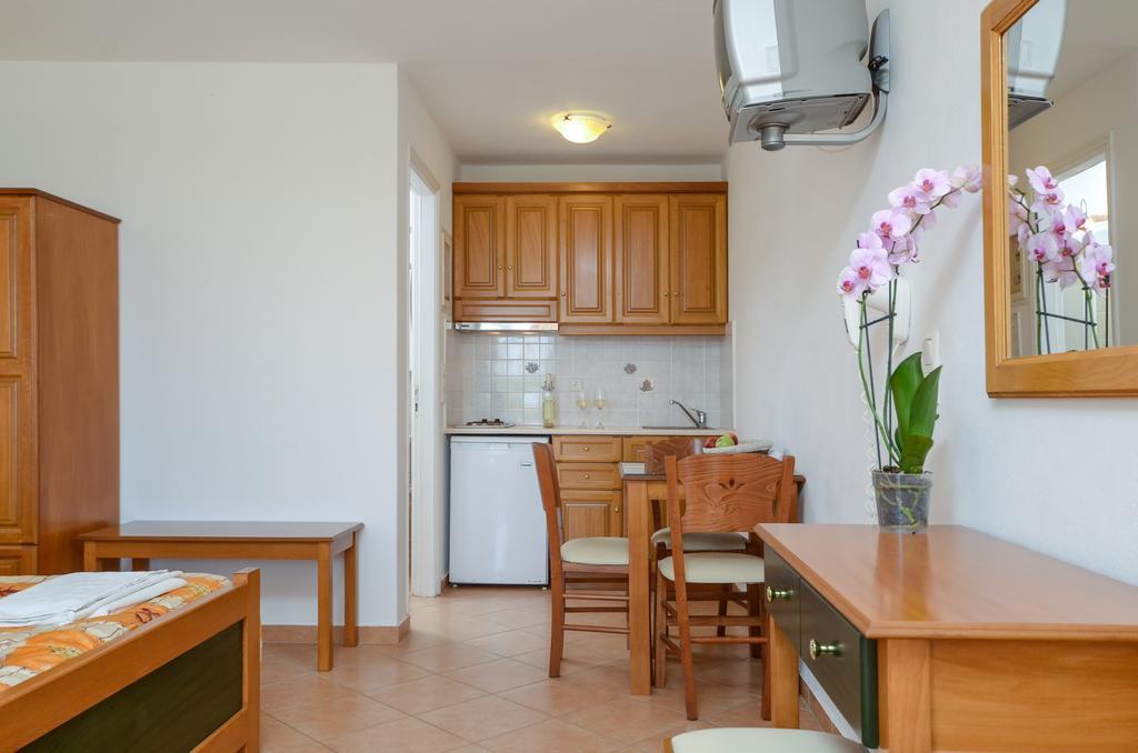 Agnadi Hotel Agia Anna  Esterno foto